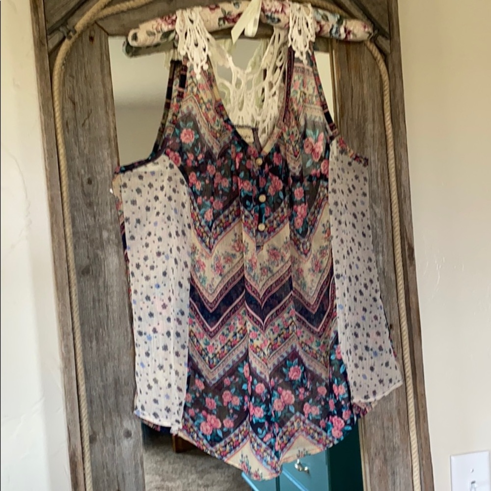 FLORAL AND LACE TANK